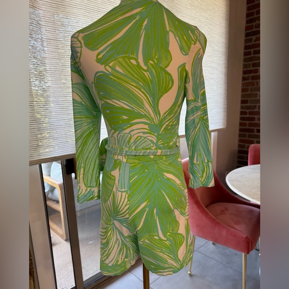Like new Lilly Pulitzer romper - Picture 3 of 4